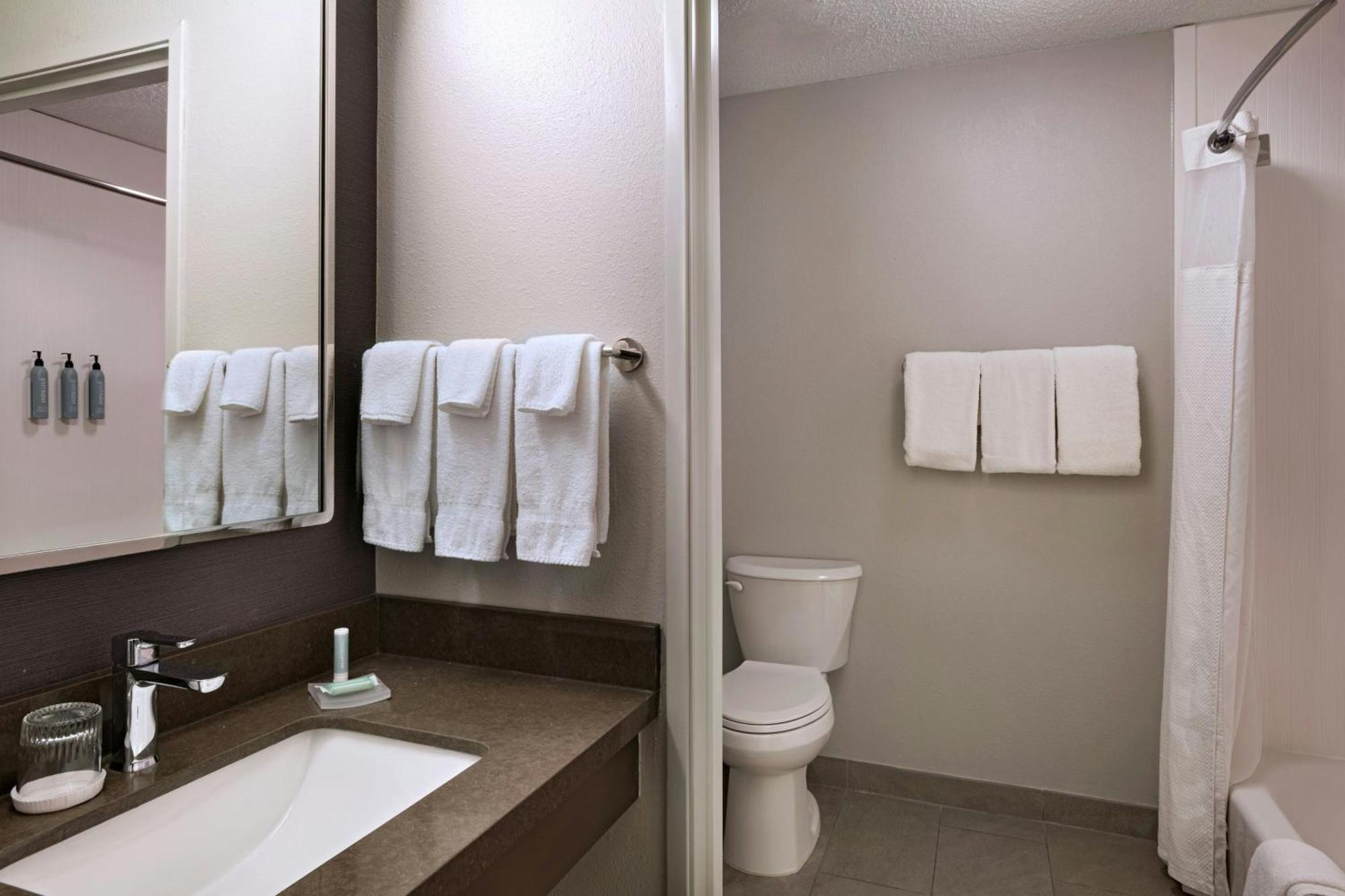 Courtyard Houston The Woodlands Hotel Екстериор снимка
